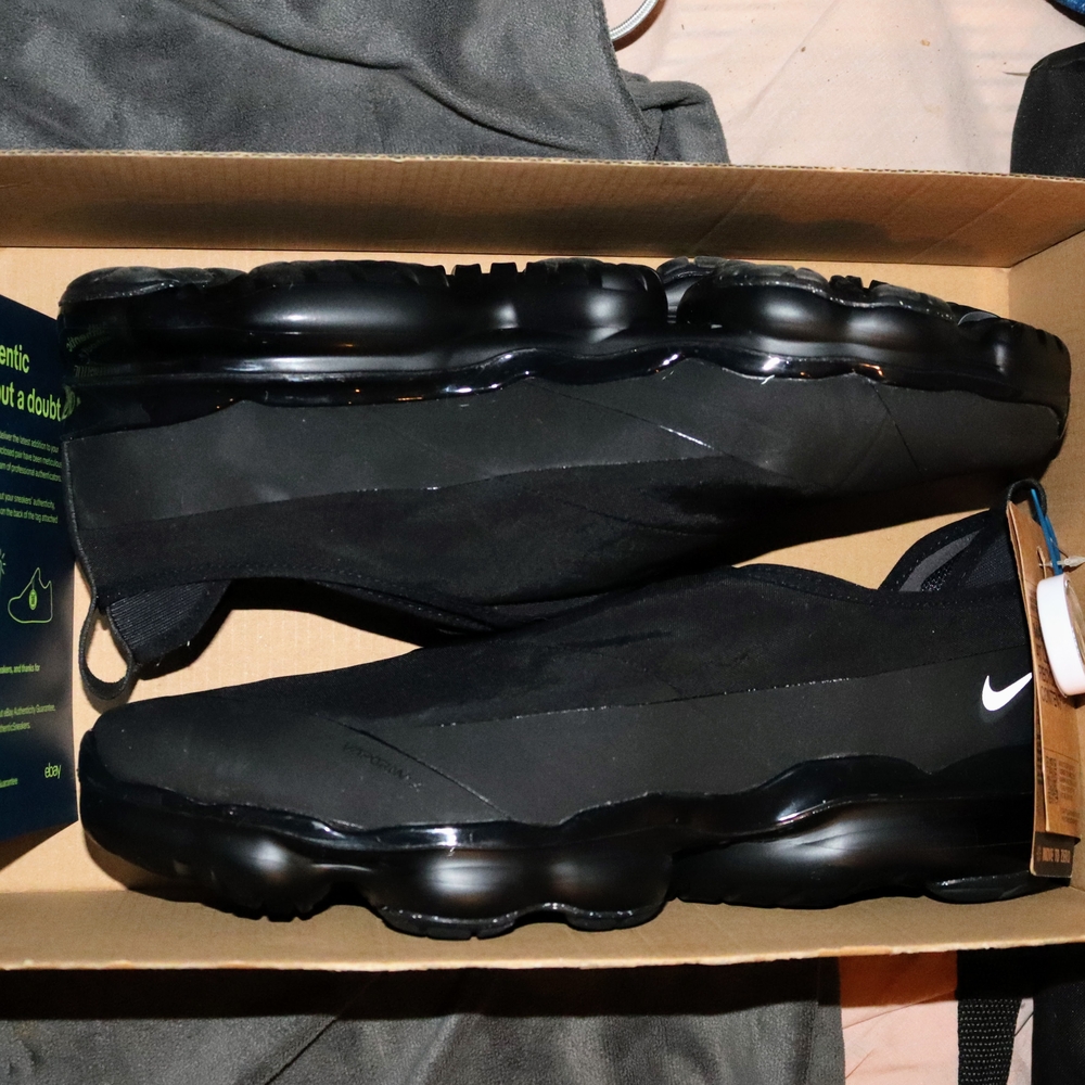 Nike Vapormax Moc Roam - Triple Black- Size 10 Men's